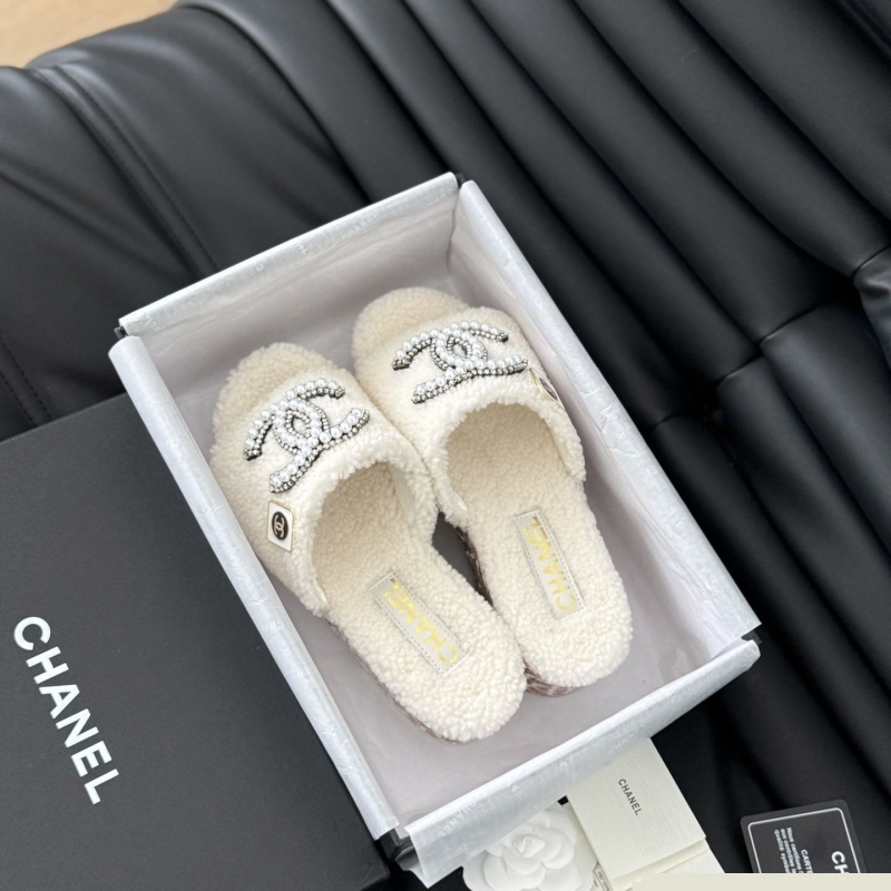 Ch*el slippers